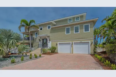 220 36th Street, Holmes Beach, FL 34217 - Photo 3