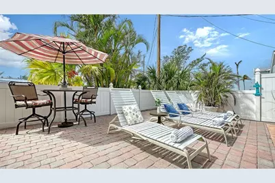 220 36th Street, Holmes Beach, FL 34217 - Photo 33
