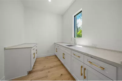 1648 Bonita Lane, Sarasota, FL 34239 - Photo 15