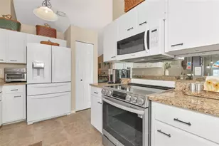 5717 28th St E, Bradenton, FL 34203 - Photo 11