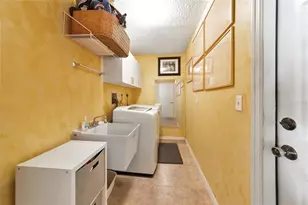 5717 28th St E, Bradenton, FL 34203 - Photo 31