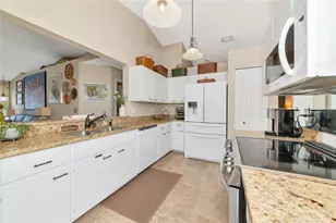 5717 28th St E, Bradenton, FL 34203 - Photo 13