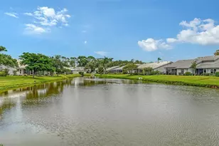 5366 Christie Ann Pl, Sarasota, FL 34233 - Photo 5