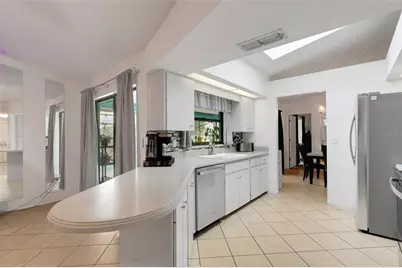 5709 39th Street Circle E, Bradenton, FL 34203 - Photo 9