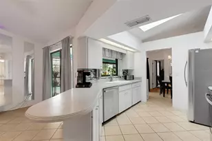 5709 39th St Cir E, Bradenton, FL 34203 - Photo 9