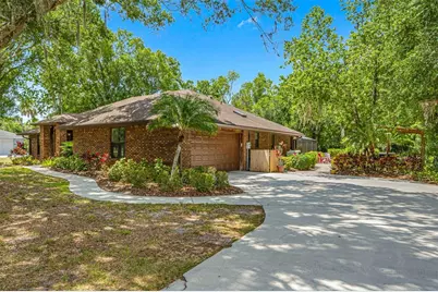 9206 65th Avenue E, Bradenton, FL 34202 - Photo 9