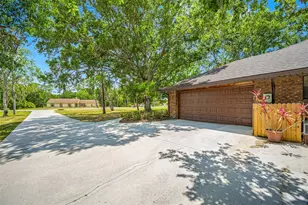 9206 65th Ave E, Bradenton, FL 34202 - Photo 11