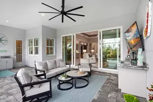 8273 Grande Shores Dr, Sarasota, FL 34240 - Photo 41