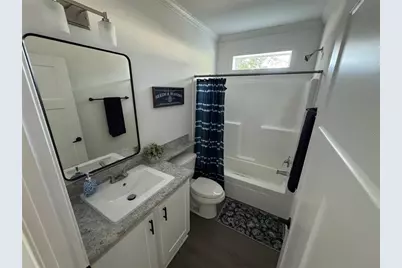 204 Freeport Drive, Sarasota, FL 34233 - Photo 23