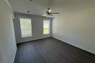 204 Freeport Dr, Sarasota, FL 34233 - Photo 25