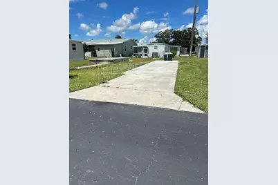 204 Freeport Drive, Sarasota, FL 34233 - Photo 3