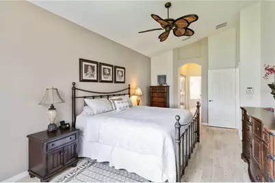 4211 64th Drive E, Sarasota, FL 34243 - Photo 15