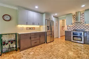 7149 Fairway Bend Cir, Sarasota, FL 34243 - Photo 17