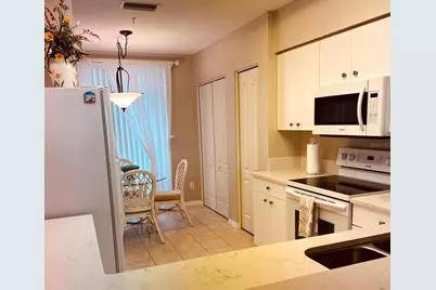 9641 Castle Point Drive #1215, Sarasota, FL 34238 - Photo 5