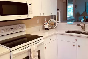 9641 Castle Point Dr, Sarasota, FL 34238 - Photo 7