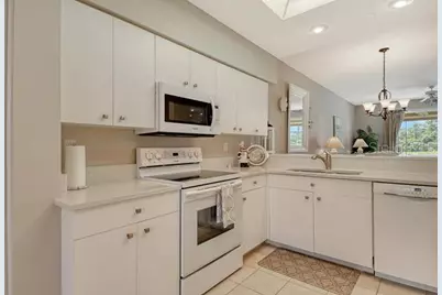 9641 Castle Point Drive #1215, Sarasota, FL 34238 - Photo 5