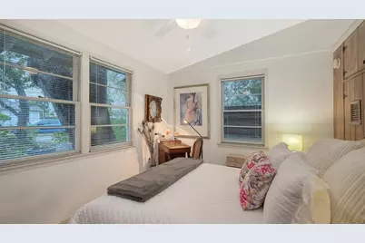 1702 Hillview Street, Sarasota, FL 34239 - Photo 27