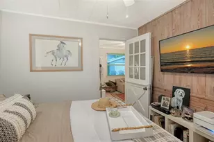 1702 Hillview St, Sarasota, FL 34239 - Photo 37