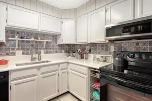 1702 Hillview St, Sarasota, FL 34239 - Photo 25