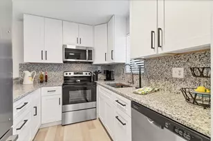 1644 Stickney Point Rd, Sarasota, FL 34231 - Photo 11