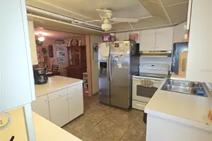 1117 49th Ave Dr W, Bradenton, FL 34207 - Photo 5