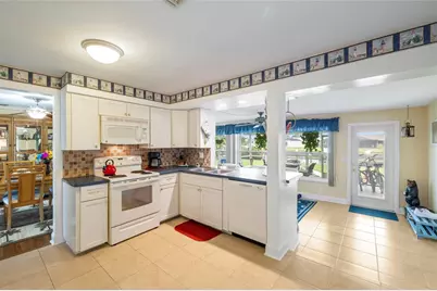 2461 W Marion Avenue, Punta Gorda, FL 33950 - Photo 17