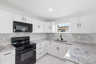 311 12th St W, Palmetto, FL 34221 - Photo 3