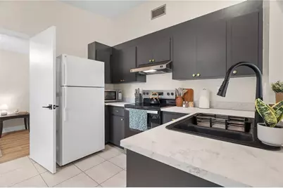 655 Hand Avenue, Sarasota, FL 34232 - Photo 11