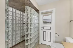 3821 Calliandra Dr, Sarasota, FL 34232 - Photo 29