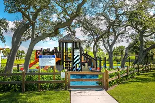 667 El Centro, Longboat Key, FL 34228 - Photo 39