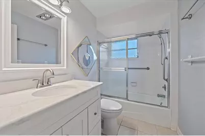 7077 W Country Club Drive N, Sarasota, FL 34243 - Photo 29