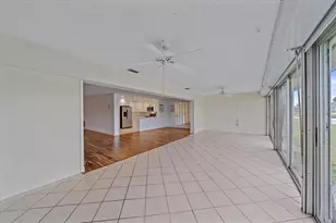 7077 W Country Club Dr N, Sarasota, FL 34243 - Photo 13