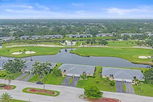 7077 W Country Club Dr N, Sarasota, FL 34243 - Photo 33