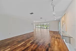 7077 W Country Club Dr N, Sarasota, FL 34243 - Photo 5