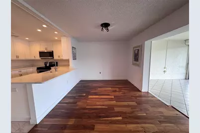 7077 W Country Club Drive N, Sarasota, FL 34243 - Photo 7