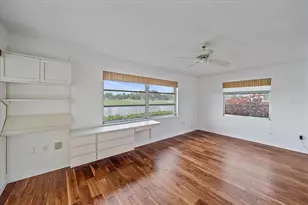 7077 W Country Club Dr N, Sarasota, FL 34243 - Photo 17