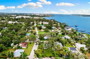 111 17th St E, Bradenton, FL 34208 - Photo 35