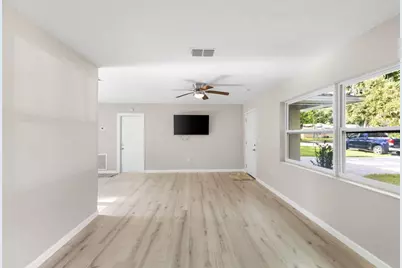 111 17th Street E, Bradenton, FL 34208 - Photo 9