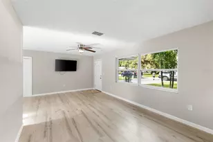 111 17th St E, Bradenton, FL 34208 - Photo 7