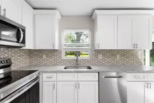 111 17th St E, Bradenton, FL 34208 - Photo 25