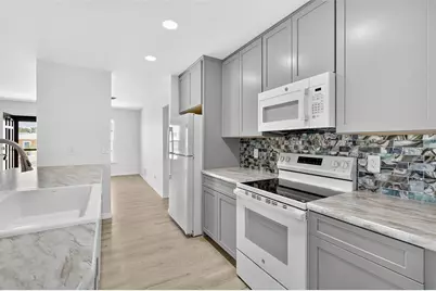 915 Suncrest Lane, Englewood, FL 34223 - Photo 19