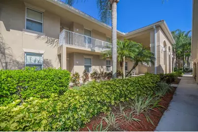 811 Fairwaycove Lane #107, Bradenton, FL 34212 - Photo 5