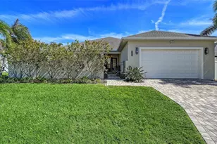 1111 Mallorca Dr, Bradenton, FL 34209 - Photo 1