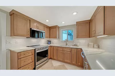 204 Hourglass Way #V9, Sarasota, FL 34242 - Photo 27