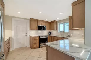 204 Hour Glass Way, Sarasota, FL 34242 - Photo 25