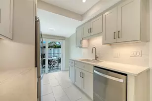 206 Hour Glass Way, Sarasota, FL 34242 - Photo 17