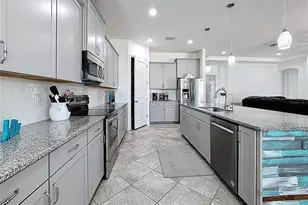 309 167th Blvd E, Bradenton, FL 34212 - Photo 5