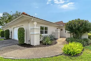 7340 Golf Pointe Cir, Sarasota, FL 34243 - Photo 3