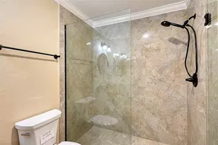 7340 Golf Pointe Cir, Sarasota, FL 34243 - Photo 35