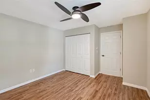 7340 Golf Pointe Cir, Sarasota, FL 34243 - Photo 33